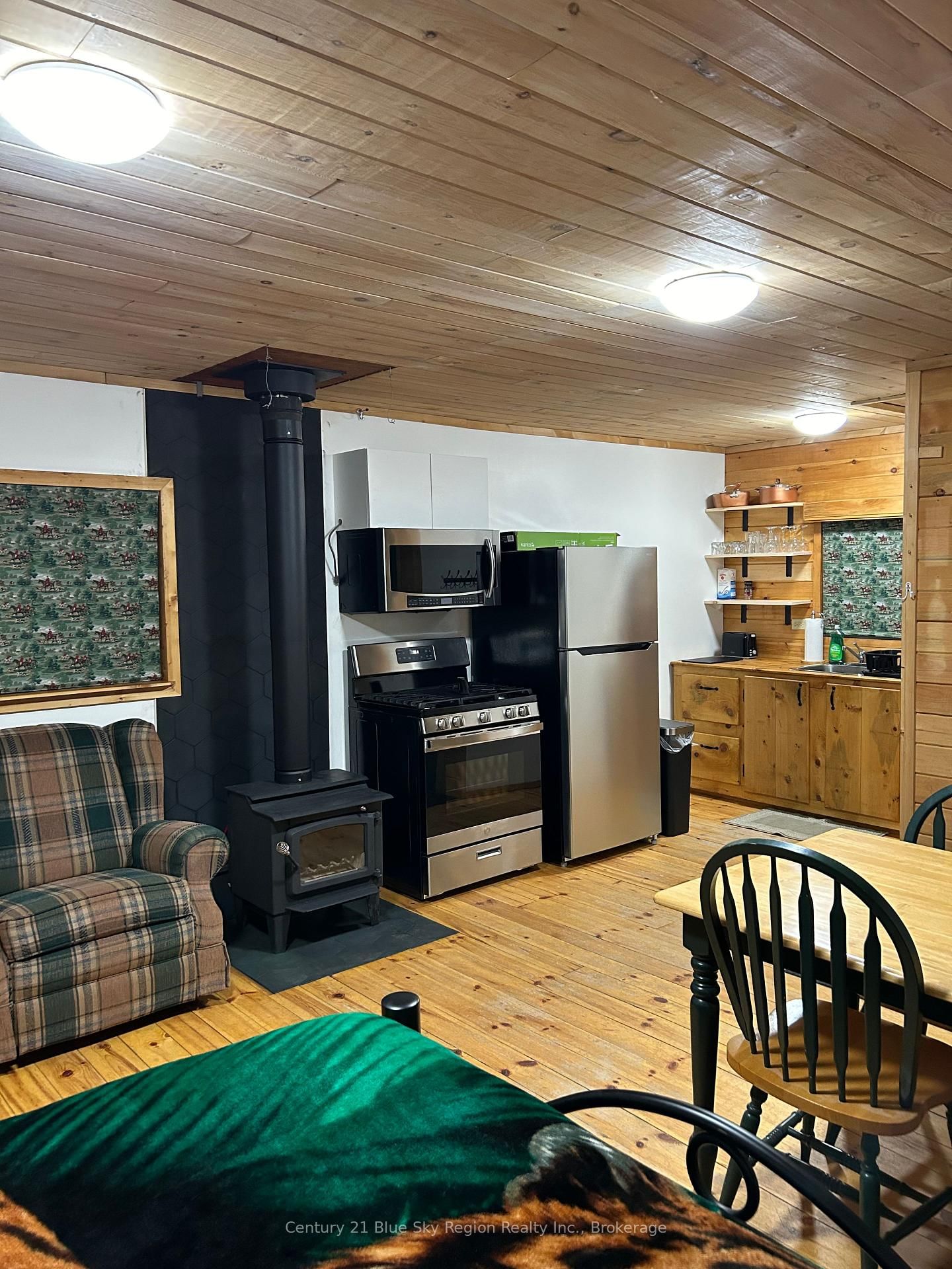 Listing Image 7