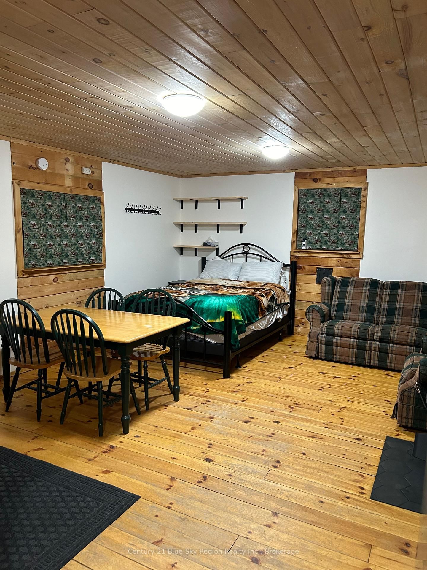 Listing Image 9