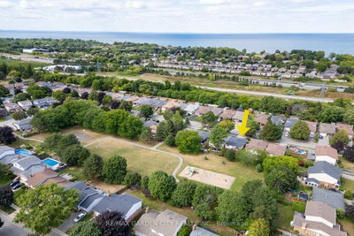 41 SANDRA Crescent — photo 4