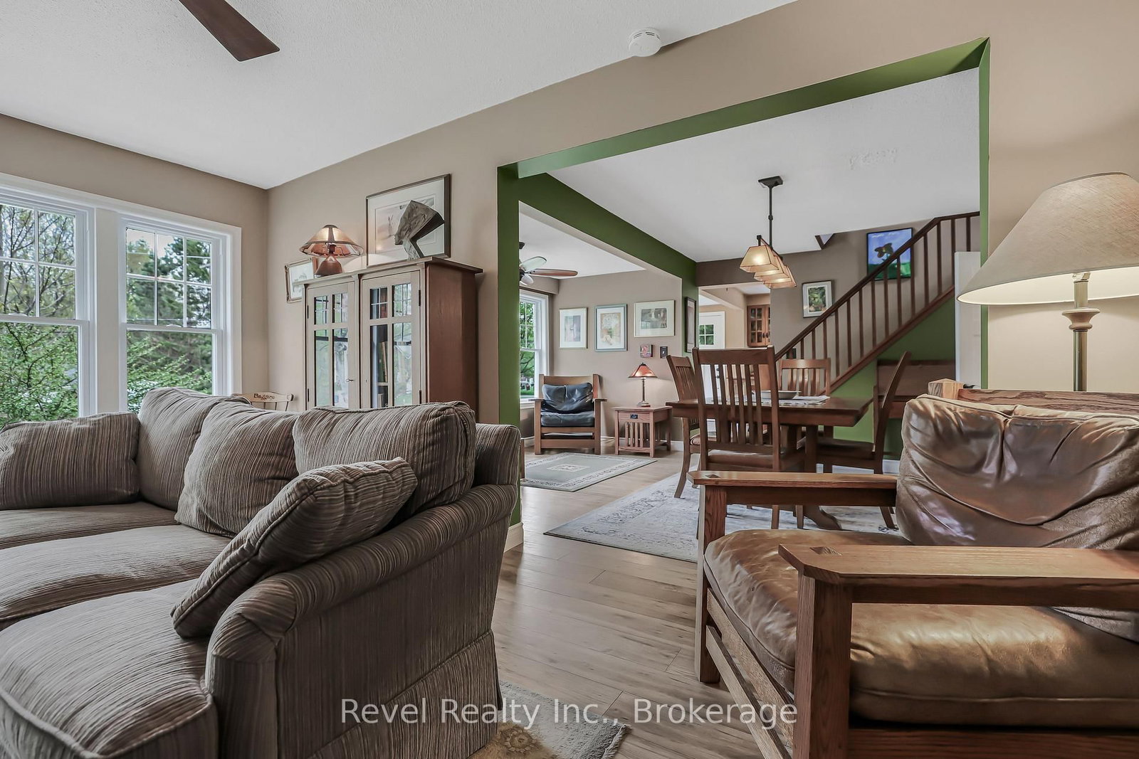 Listing Image 12