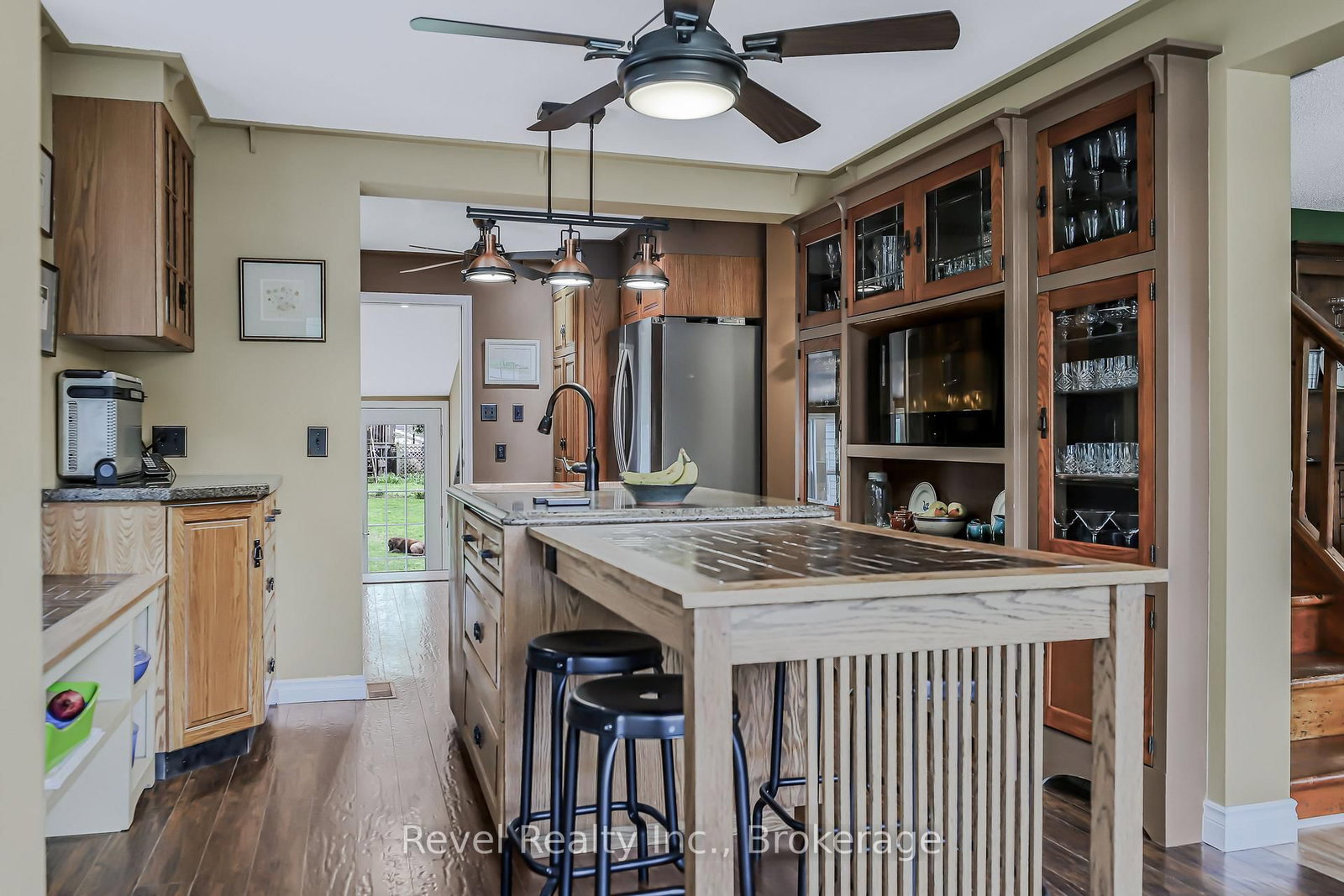Listing Image 16