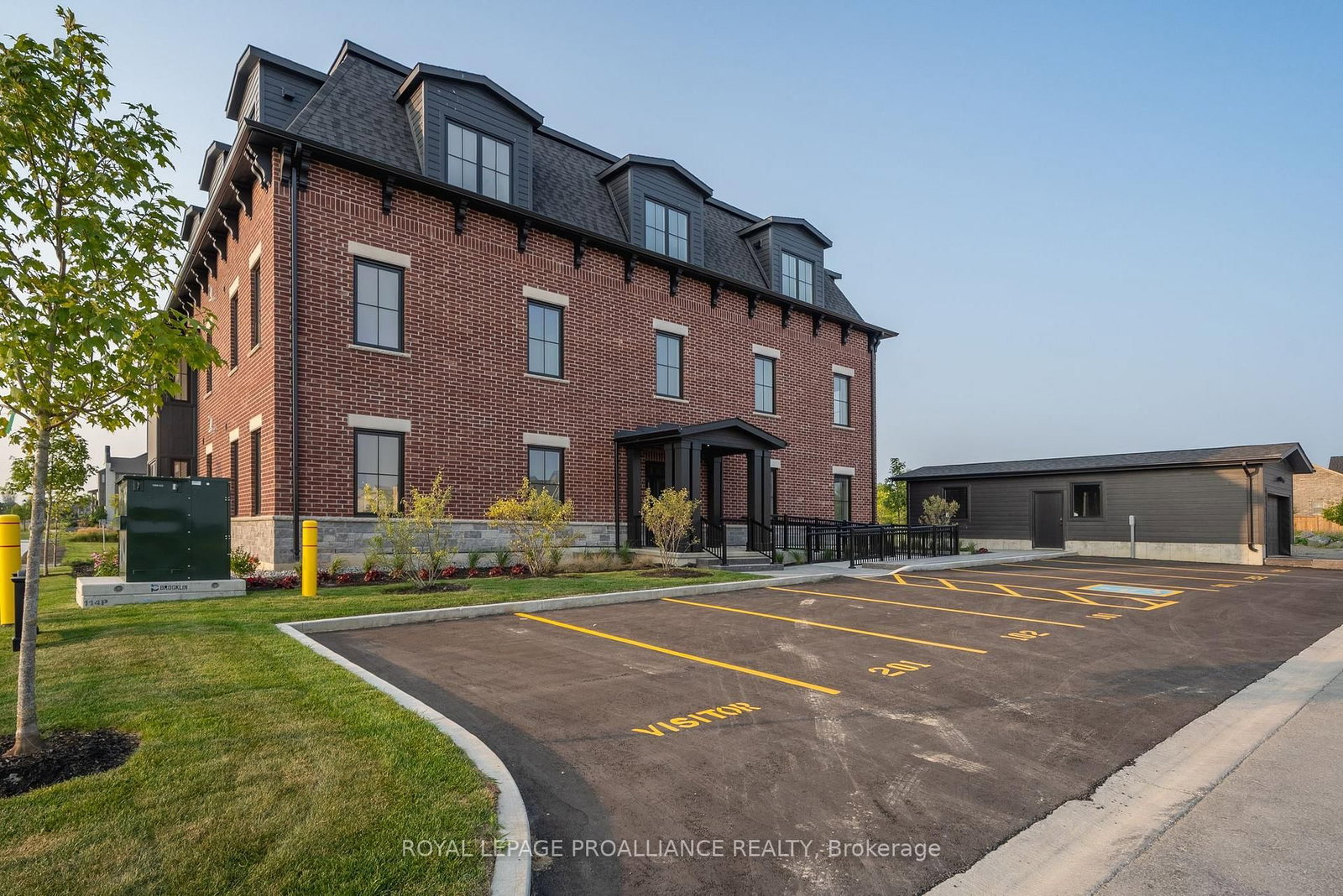 Listing Image 19