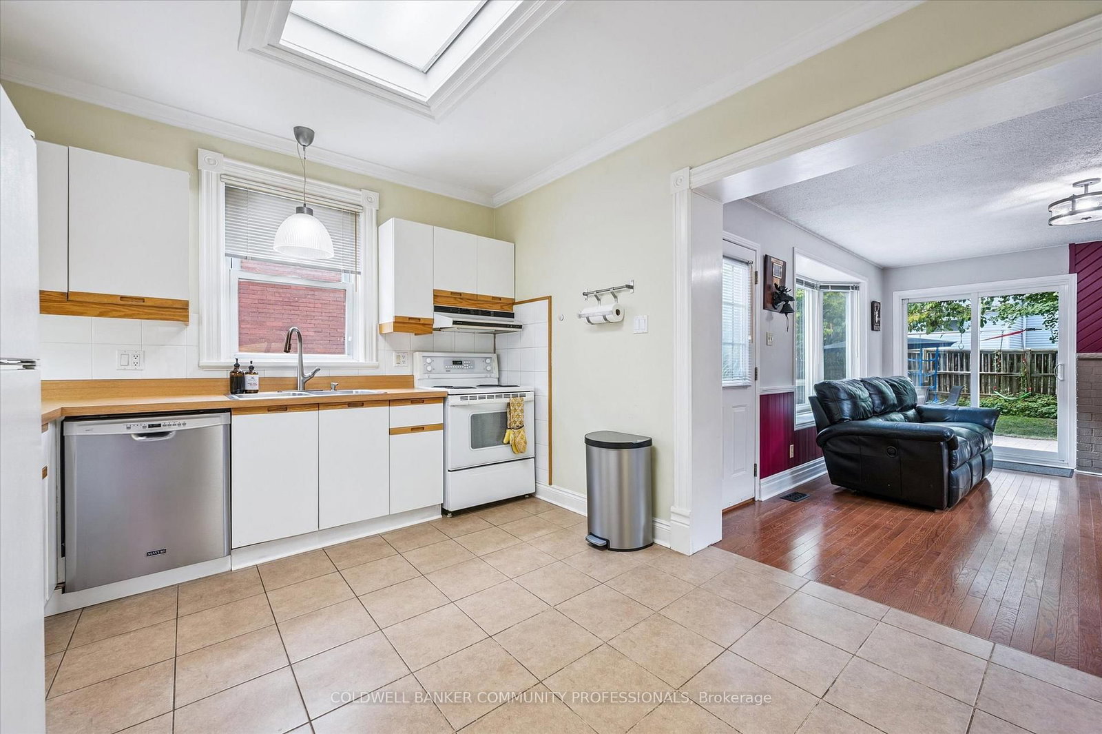 Listing Image 12