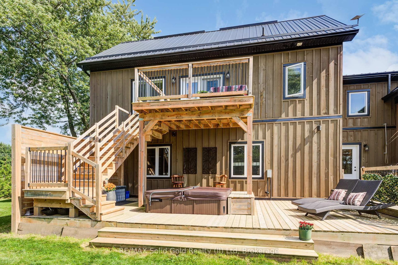 Detached House sold at 5098 Perth Road 164, West Perth, Ontario, N0K 1N0 - Logan - MLS: X12378510