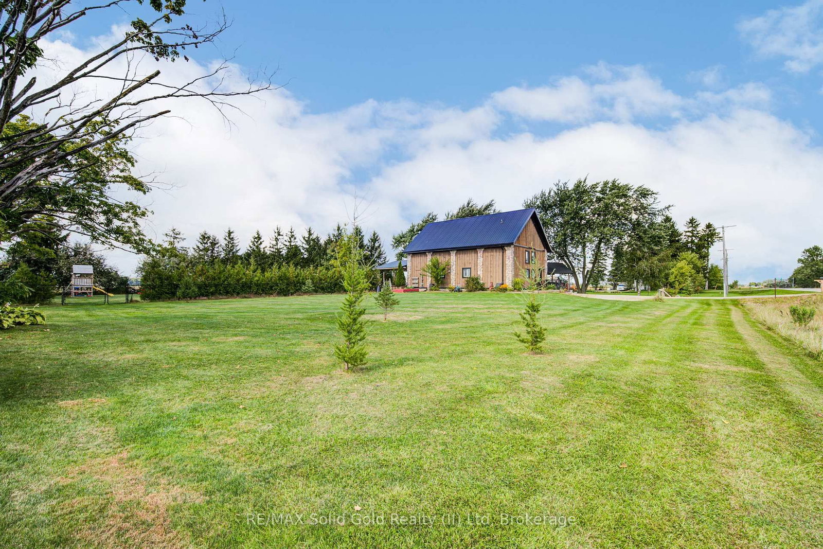 Detached House sold at 5098 Perth Road 164, West Perth, Ontario, N0K 1N0 - Logan - MLS: X12378510