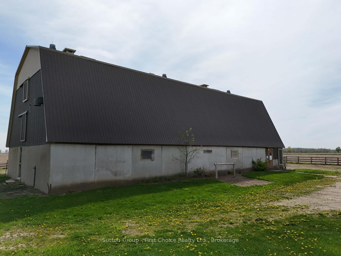 Listing Image 6