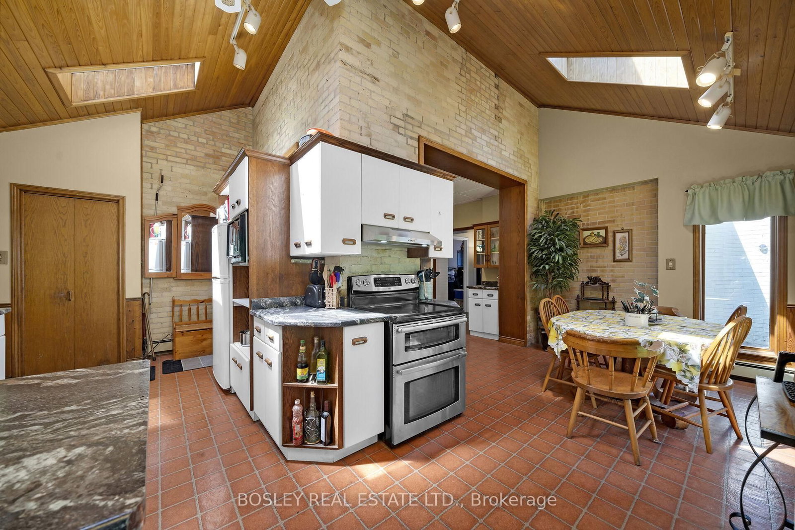 Listing Image 19