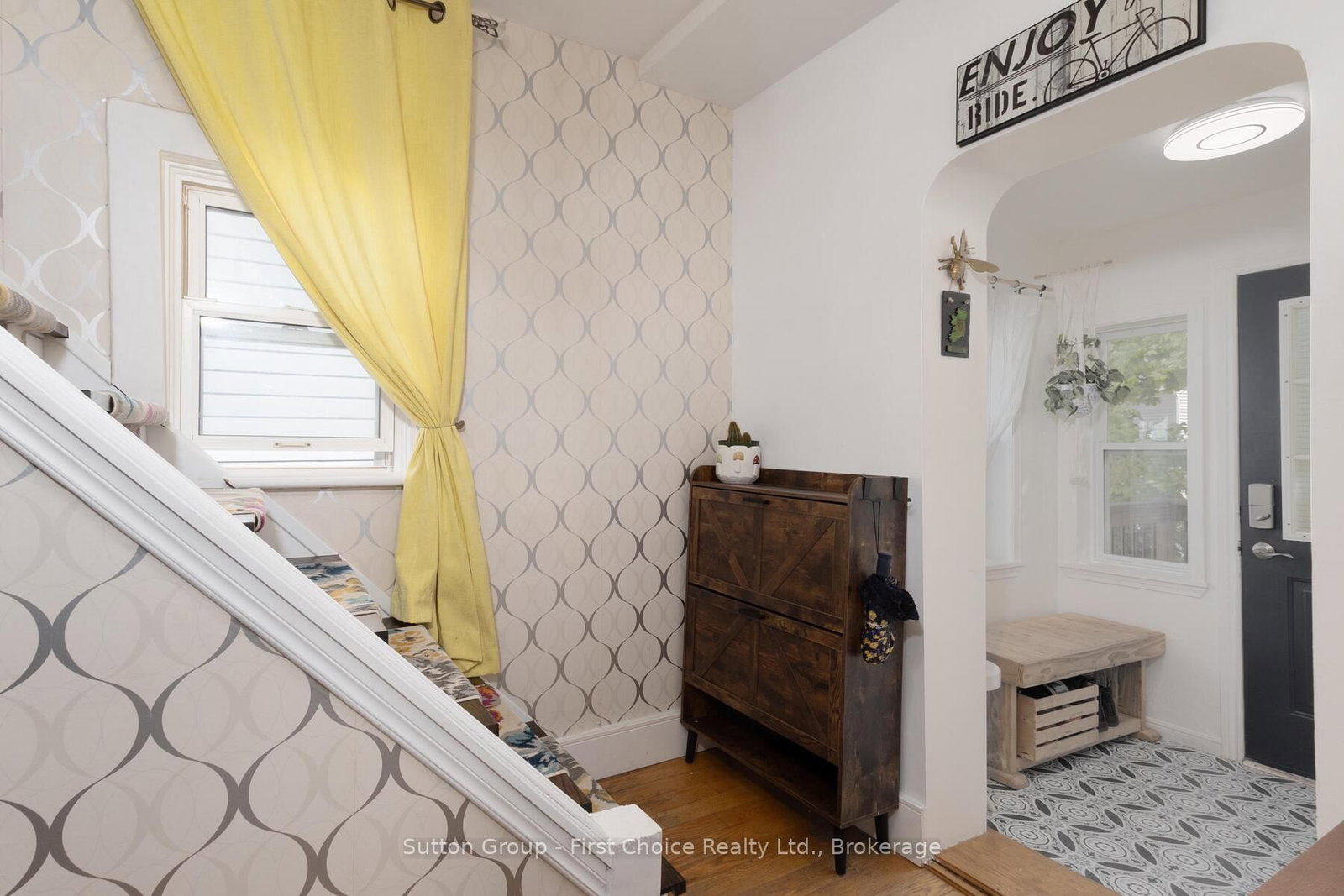 Listing Image 10