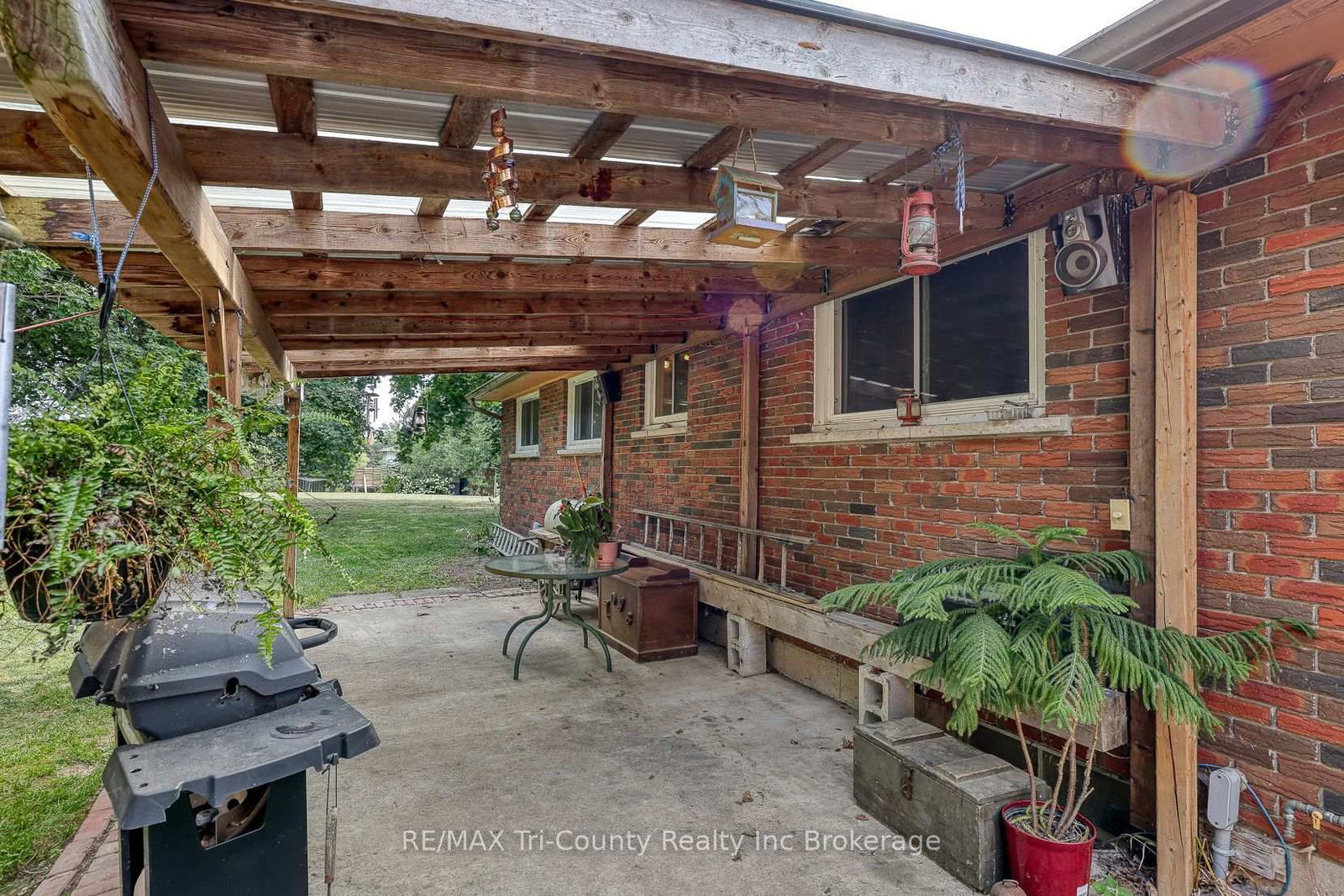 Listing Image 6