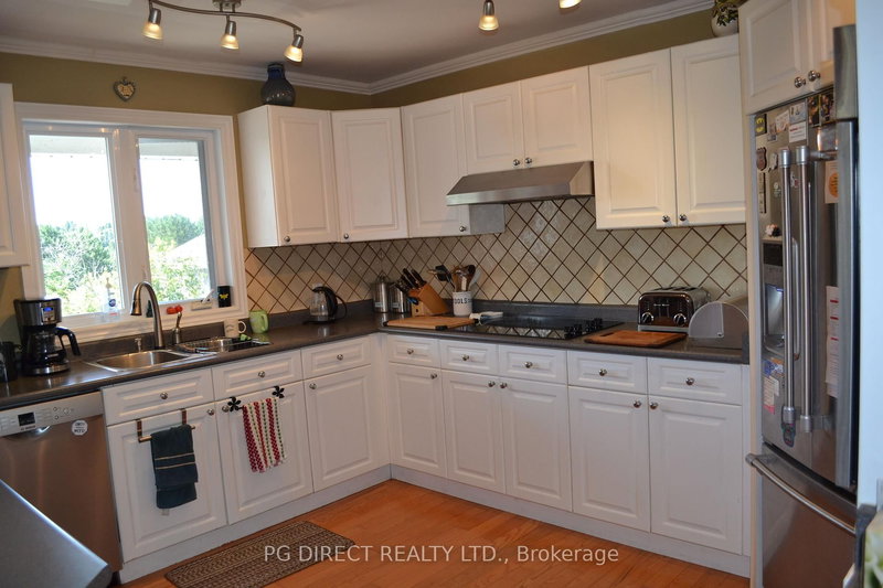 270 Pinecreek Cres, Callander, P0H 1H0 | Image 2