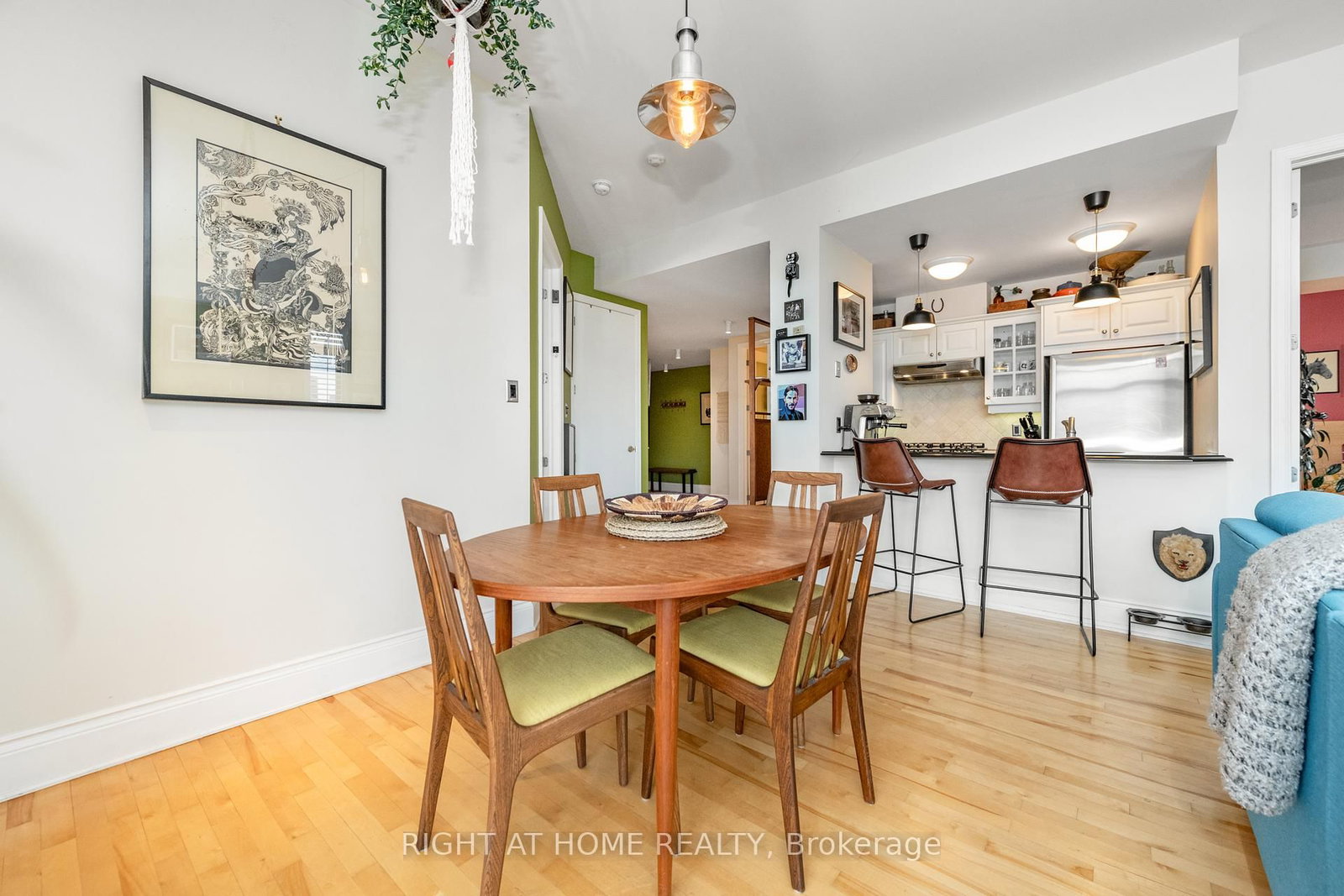 Listing Image 16