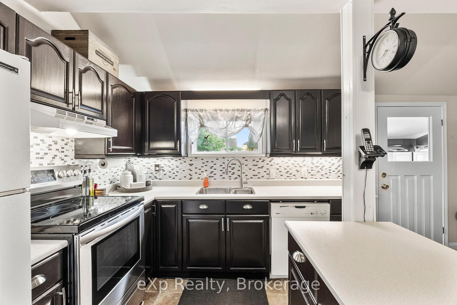 Listing Image 19