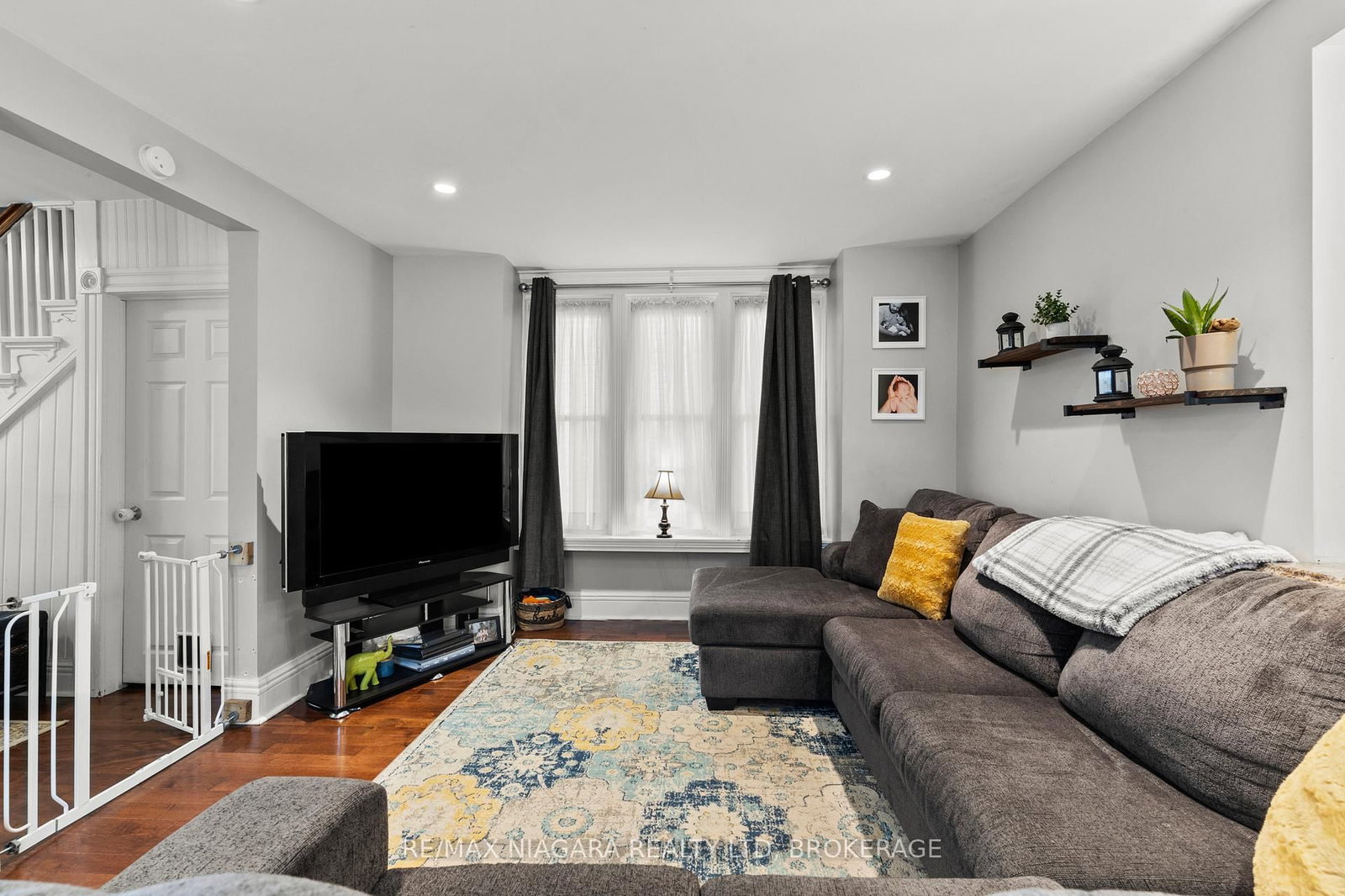 Listing Image 7