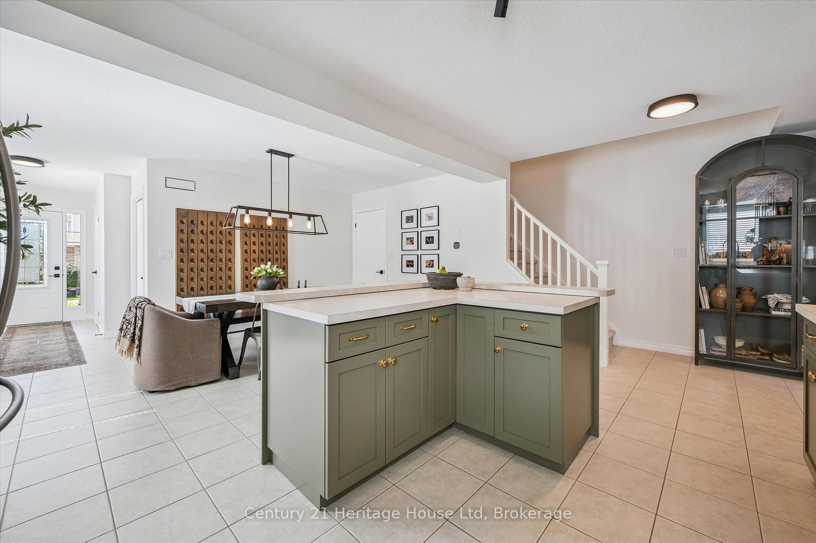 Townhouse sold at 7-20 Shackleton Drive, Guelph, Ontario, N1E 0C5 - Grange Road - MLS: X12379680