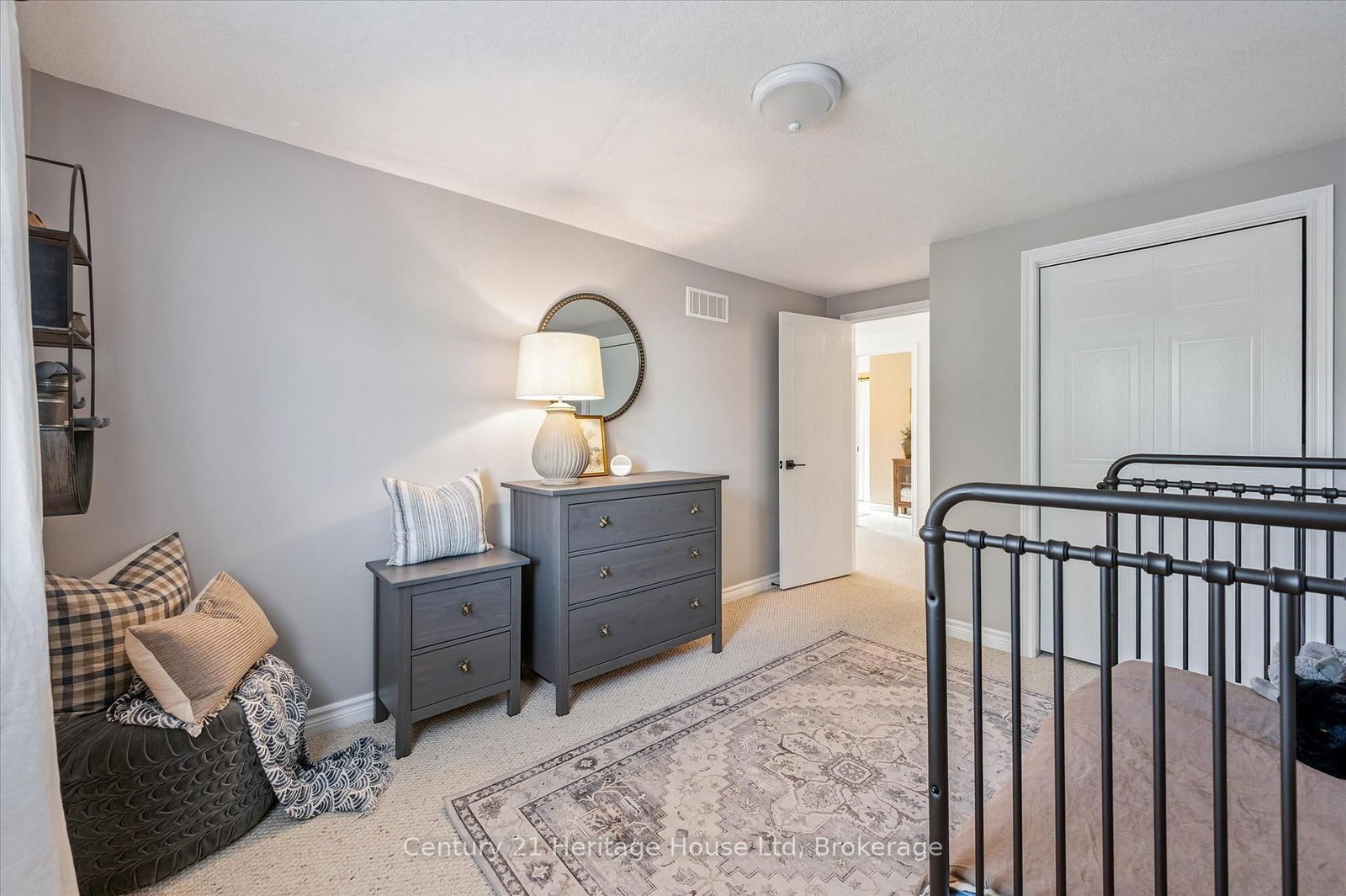 Townhouse sold at 7-20 Shackleton Drive, Guelph, Ontario, N1E 0C5 - Grange Road - MLS: X12379680