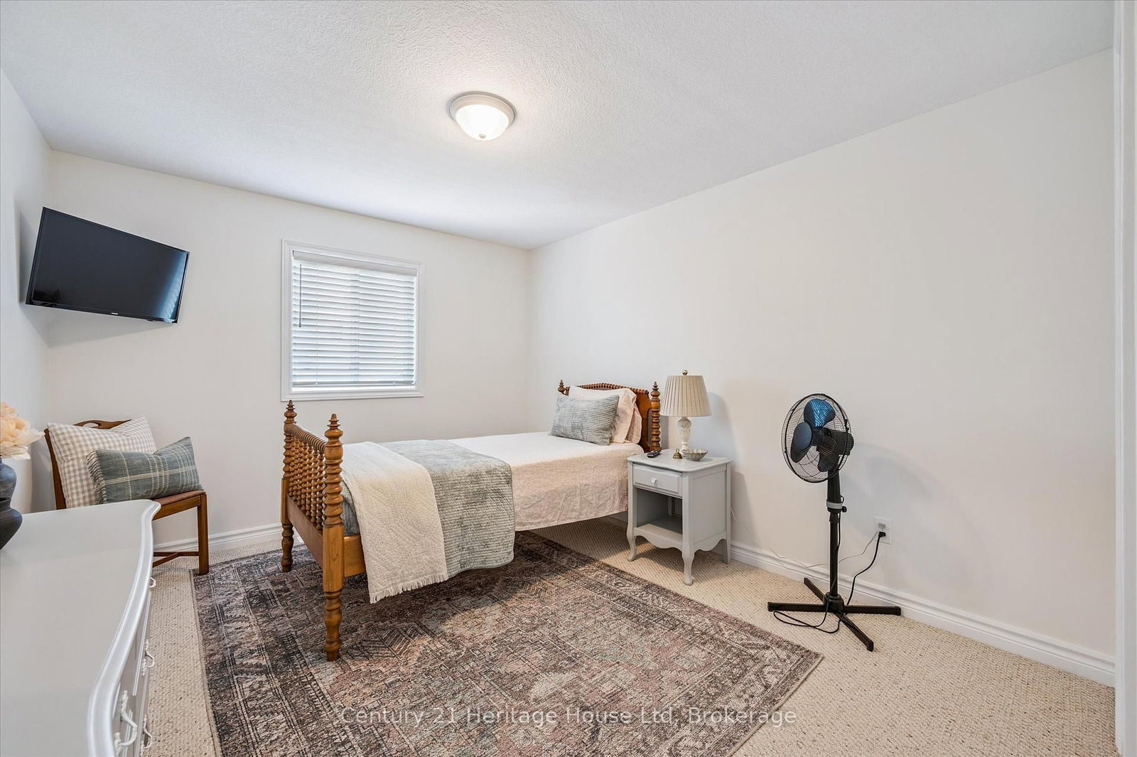 Townhouse sold at 7-20 Shackleton Drive, Guelph, Ontario, N1E 0C5 - Grange Road - MLS: X12379680