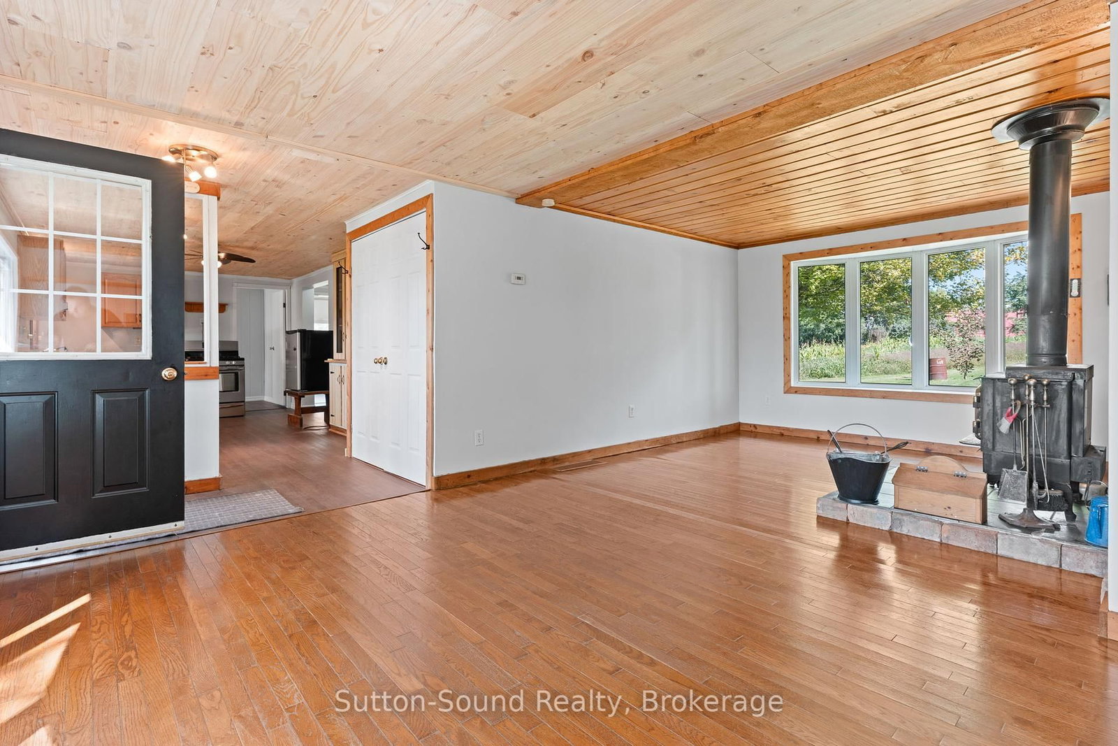 Listing Image 14