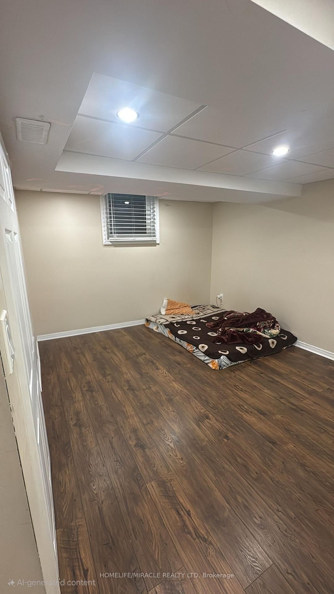 Listing Image 16