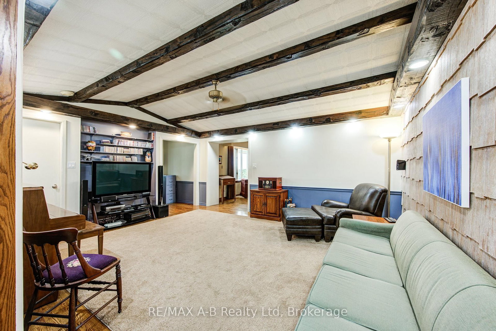 Listing Image 19