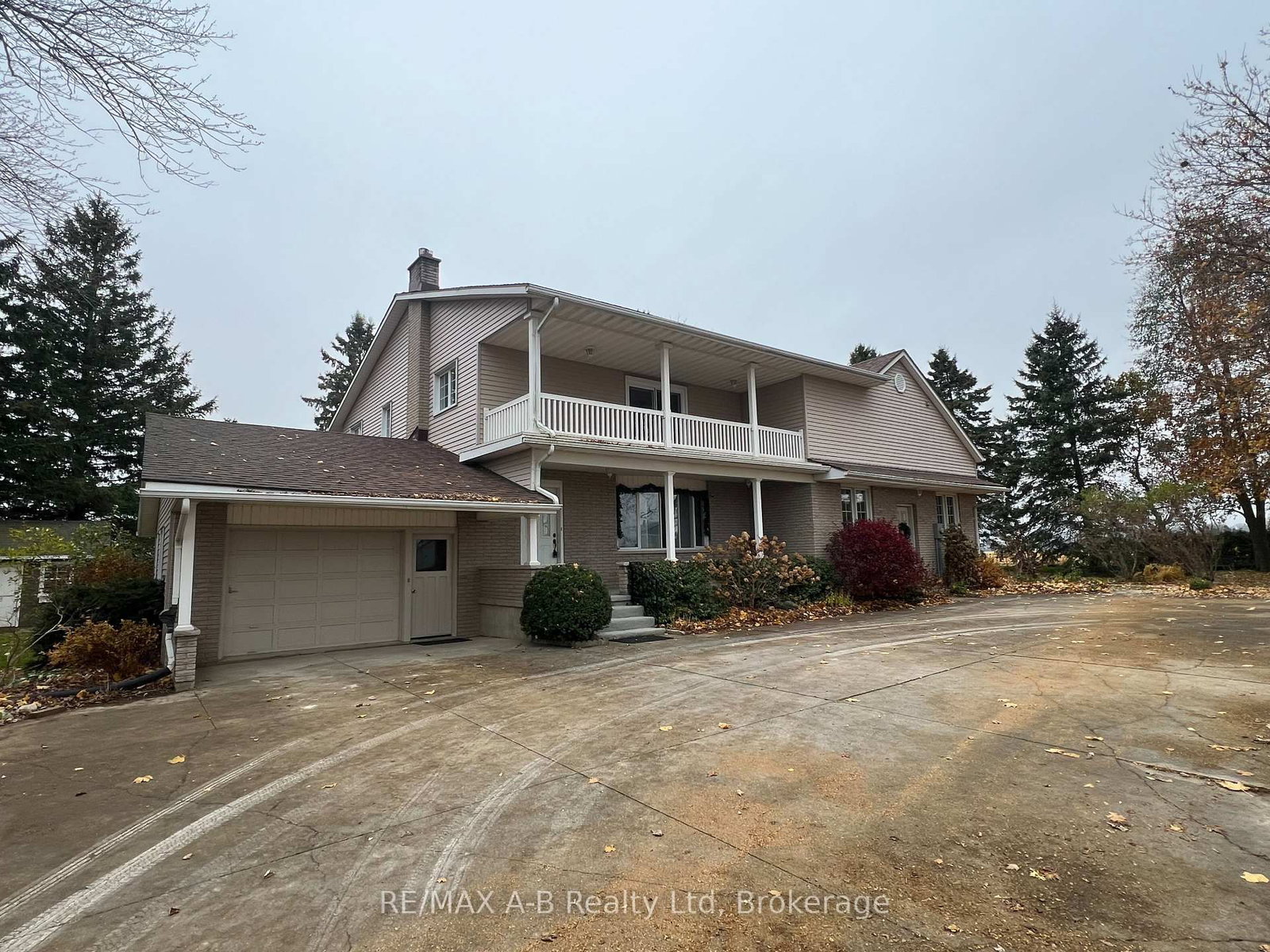 Listing Image 4