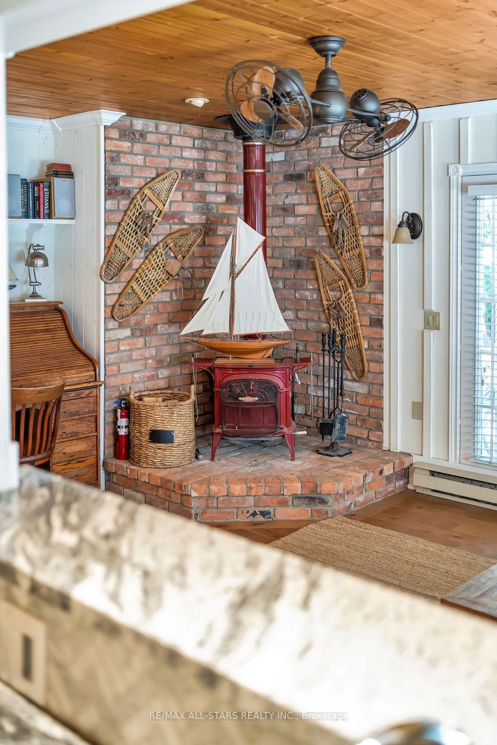 Listing Image 11