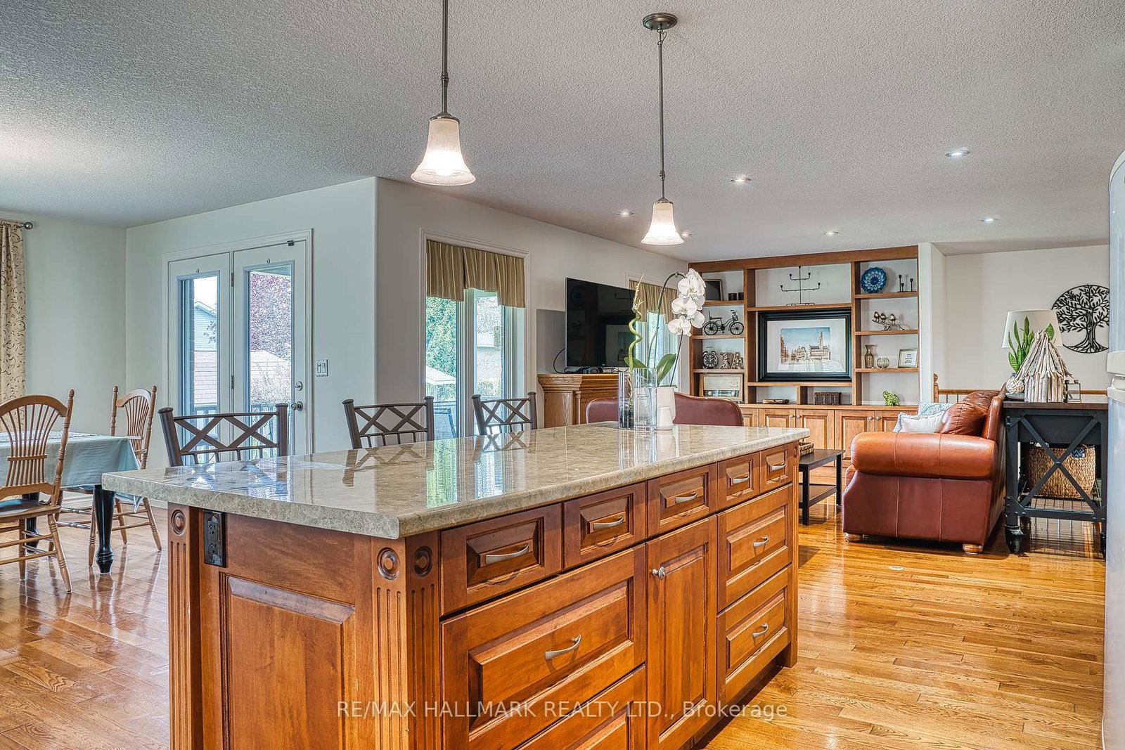 Inside 1500-2000 sq ft