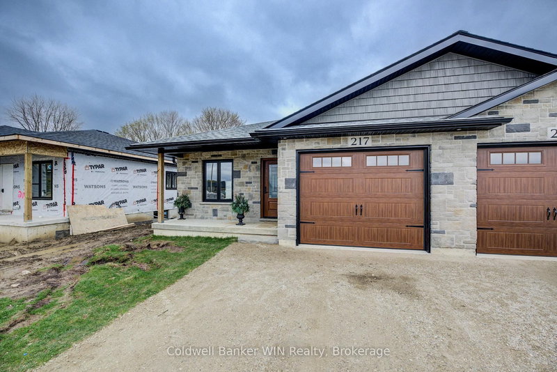 217 ELGIN St, Minto, N0G 2P0 | Image 2