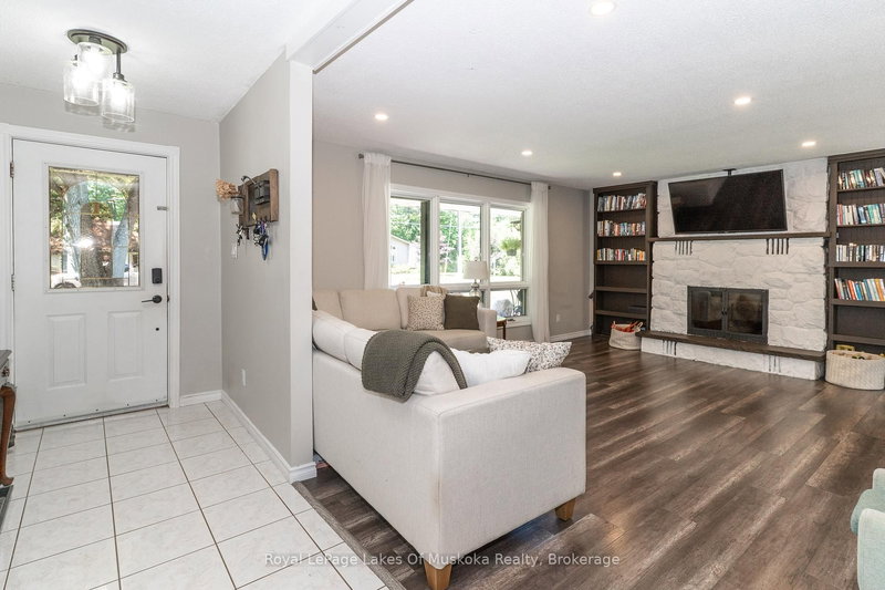 220 Alexander St, Gravenhurst, P1P 1A6 | Image 3