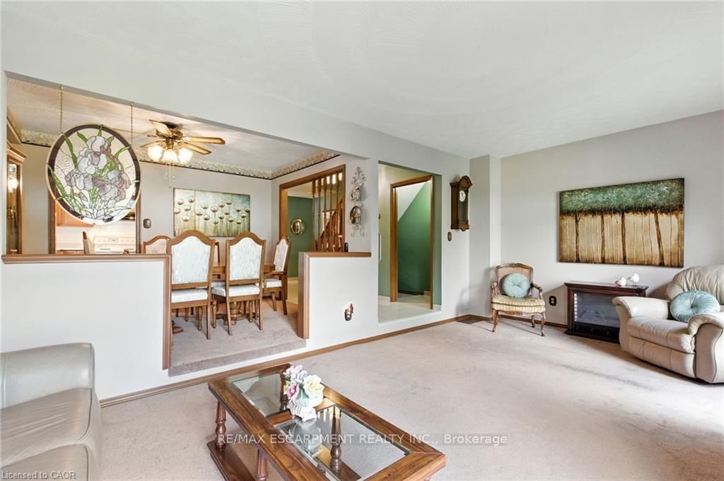 Detached House for sale at 39 Megna Court, Hamilton, Ontario, L9C 6Y6 - Gurnett - MLS: X12381894