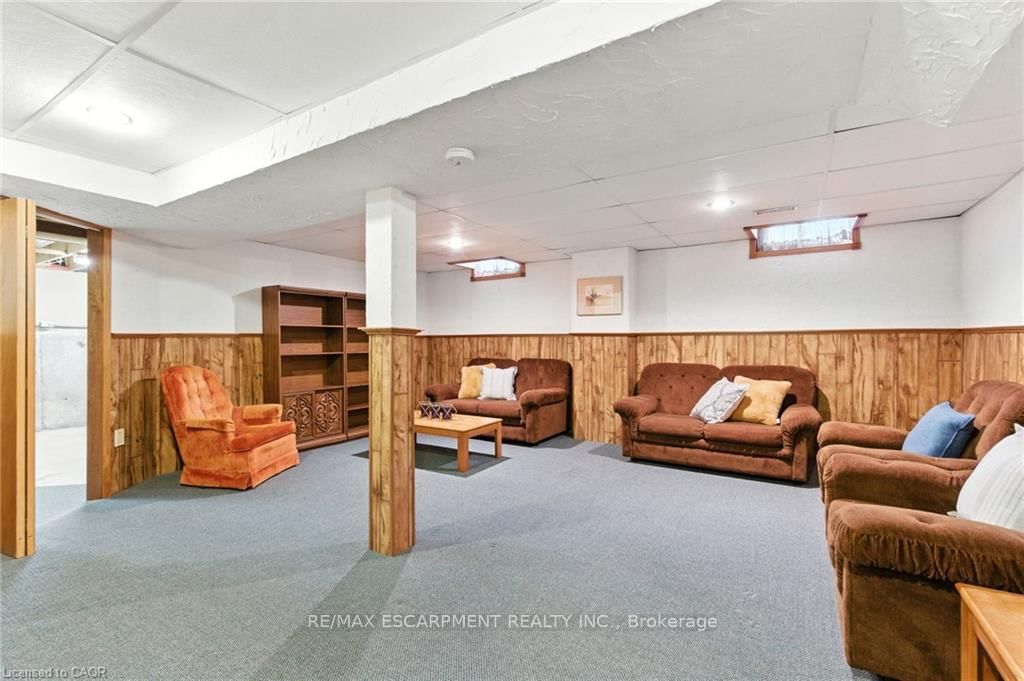 Detached House for sale at 39 Megna Court, Hamilton, Ontario, L9C 6Y6 - Gurnett - MLS: X12381894