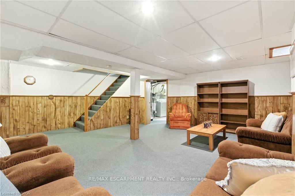 Detached House for sale at 39 Megna Court, Hamilton, Ontario, L9C 6Y6 - Gurnett - MLS: X12381894