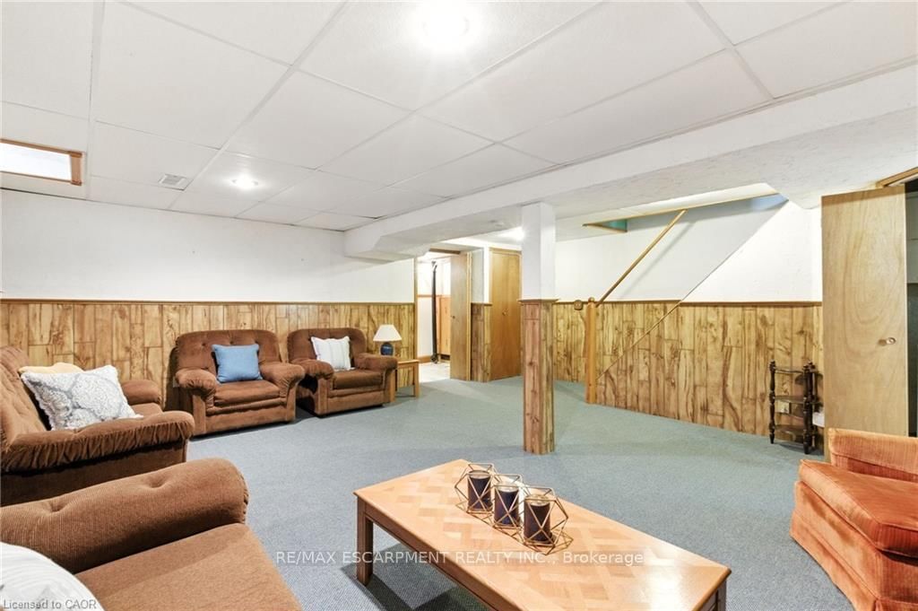 Detached House for sale at 39 Megna Court, Hamilton, Ontario, L9C 6Y6 - Gurnett - MLS: X12381894