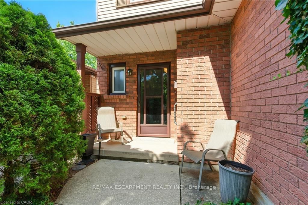 Detached House for sale at 39 Megna Court, Hamilton, Ontario, L9C 6Y6 - Gurnett - MLS: X12381894