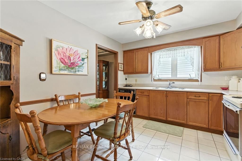 Detached House for sale at 39 Megna Court, Hamilton, Ontario, L9C 6Y6 - Gurnett - MLS: X12381894