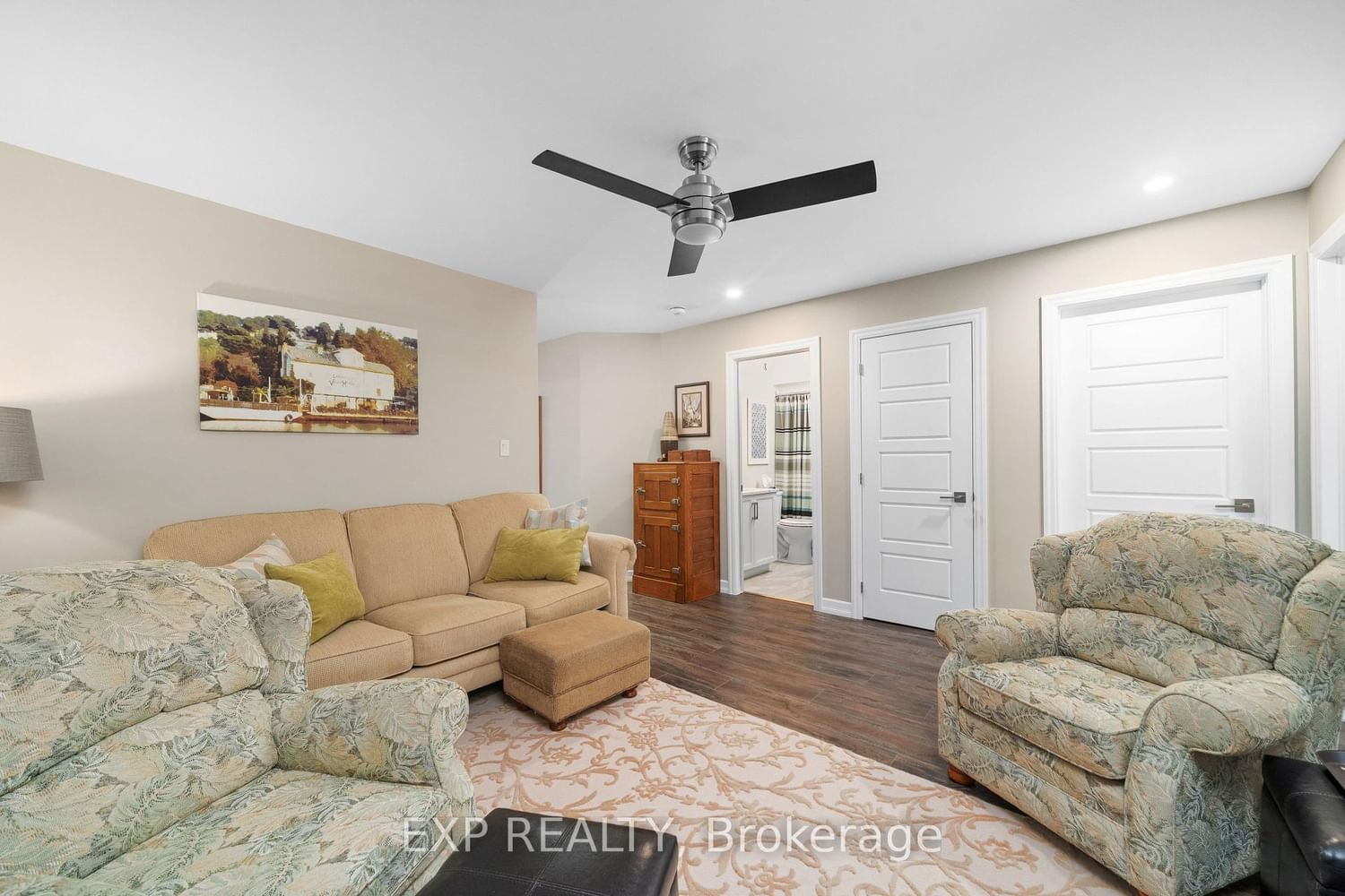 Listing Image 25