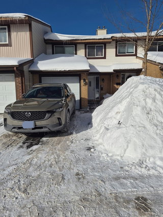 82 Stokes Crescent E