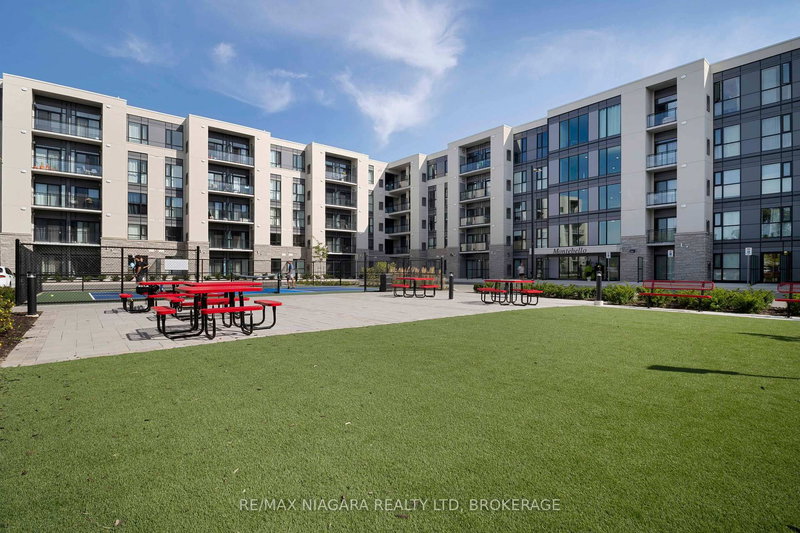 130 - 50 Herrick Ave, St. Catharines, L2P 0G3 | Image 2