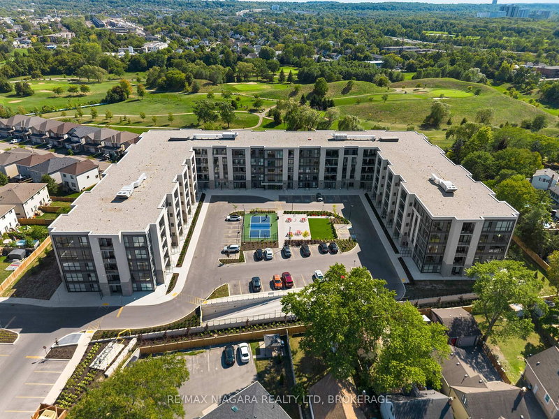 130 - 50 Herrick Ave, St. Catharines, L2P 0G3 | Image 3