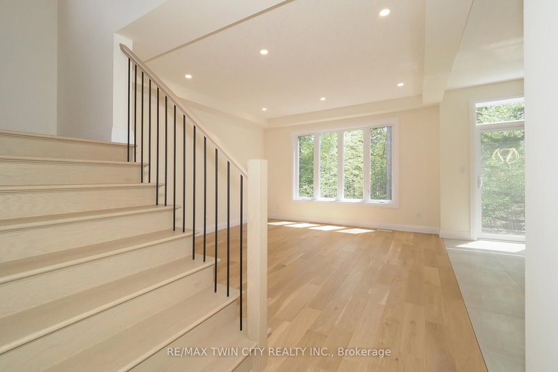 220 JEFFREY Pl, Kitchener, N2C 2T7 | Image 3