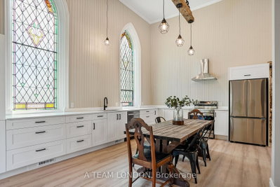 10096 Iona Road — more photos