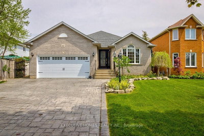 Detached House leased at 42 Richmond Crescent, Hamilton, Ontario, L8E 5S9 - Winona Park - MLS: X12387108