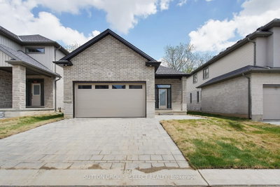 Detached House sold at 10-7966 Fallon Drive, Lucan Biddulph, Ontario, N0M 1V0 - Granton - MLS: X12387315
