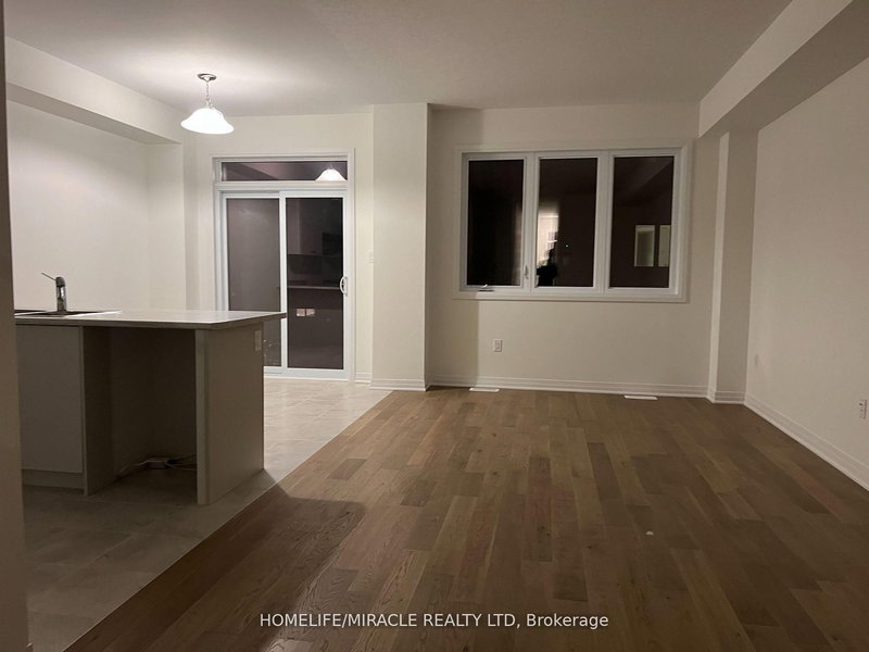 122 Varsity Dr, Welland, L3B 0N3 | Image 2