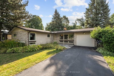 Detached House sold at 9 Cleadon Drive, Ottawa, Ontario, K2H 5P5 - Crystal Beach - MLS: X12387557