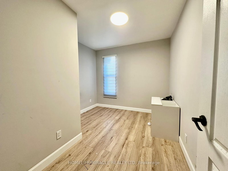 175 Burgar St, Welland, L3B 2T3 | Image 3