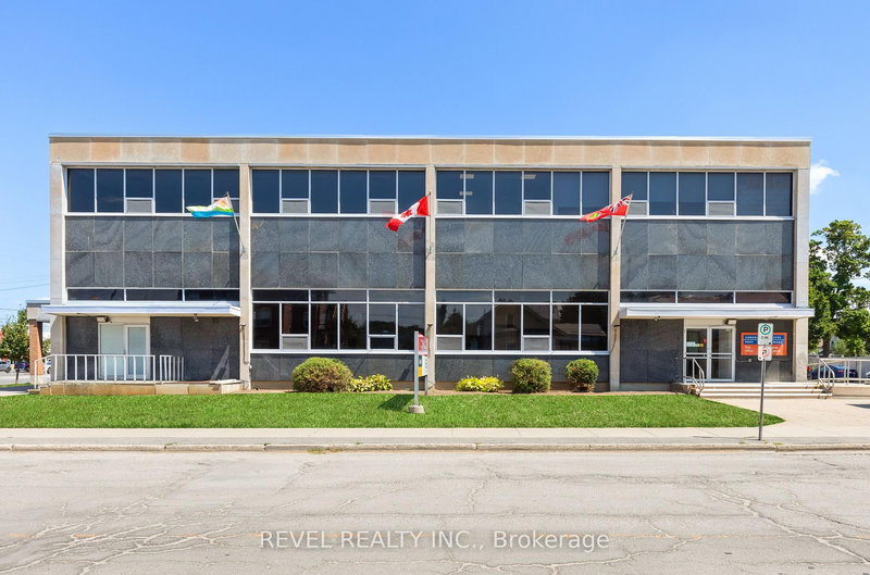 Upper 3 - 34 Cambridge St S, Kawartha Lakes, K9V 3B8 | Image 3