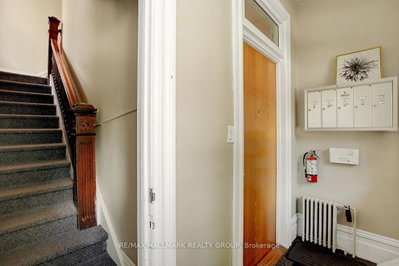120 Strathcona Avenue S — photo 3