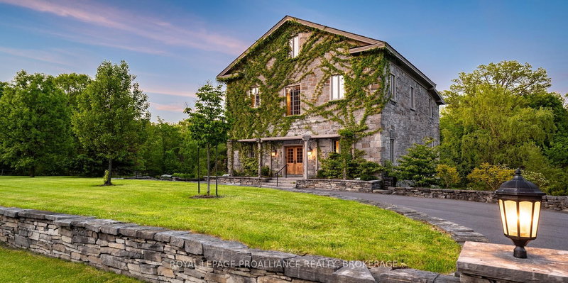 home for sale on 46 Concession Street S