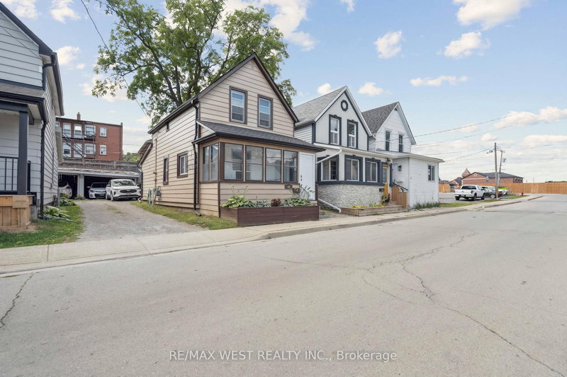 12 Jones St, Hamilton, L8G 3H8 | Image 2