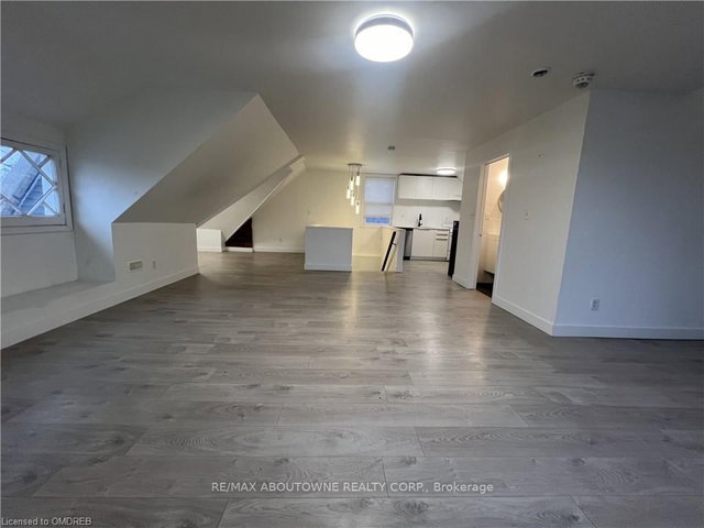 3 - 49 fairleigh Avenue S